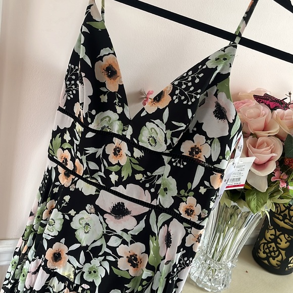 DB Studio floral dress/gown - Picture 2 of 4